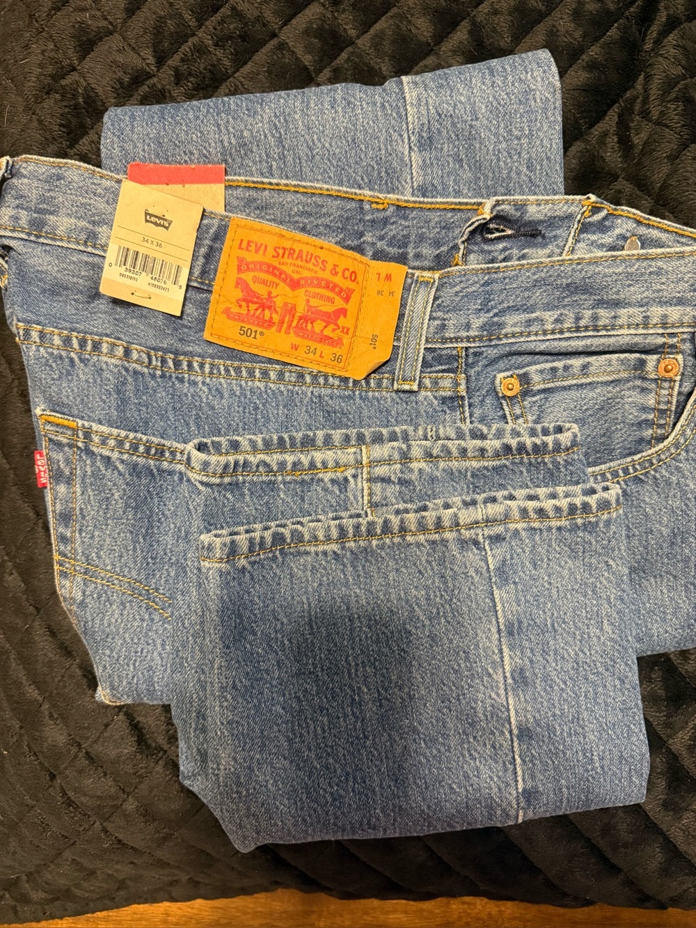 Levi's Straight Leg Men's Jeans in Medium Blue Denim